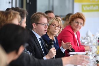 Teilnehmer des Parlamentarischen Frühstücks