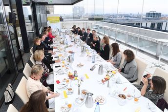 Teilnehmer des Parlamentarischen Frühstücks