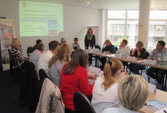 Begrüßung der Anwesenden beim Treffen der Zentralstellen von Christine Mähler
