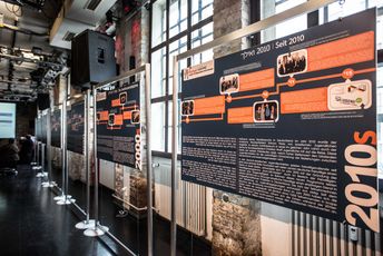 Die ConAct Wanderausstellung "60 Jahre deutsch- israelischer Jugenaustausch" auf dem deutsch- israelischen Jugendkongress im Mai 2015