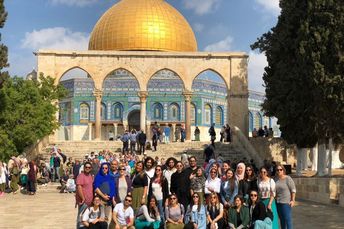 Gruppenfoto vor dem Felsendom
