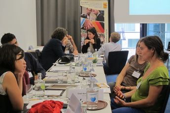 Gemeinsames Arbeiten in der bilateralen Gruppe (Foto © ConAct) Gemeinsames Arbeiten in der bilateralen Gruppe.