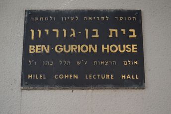 Das Eingangsschild des Ben-Gurion-Hauses in Tel Aviv.