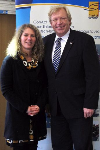 Staatssekretär Dr. Ralf Kleindiek (BMFSFJ) und Christine Mähler (Leitung ConAct)