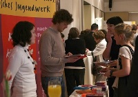 Infostand des Deutsch-Französischen Jugendwerks